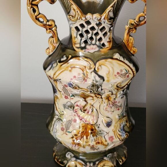 Mojalica Antique Double Handled Vase - Picture 2 of 12